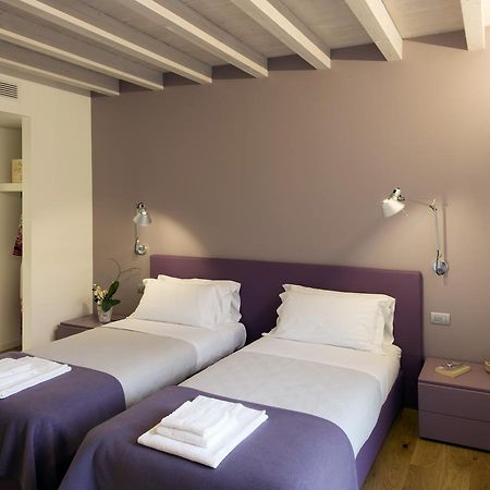 Manzoni 124 Bed&Relax Bed & Breakfast Esine Bagian luar foto