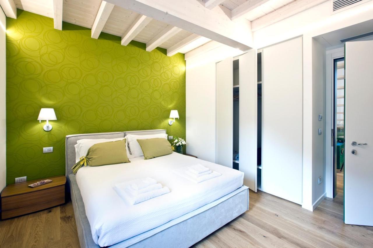 Manzoni 124 Bed&Relax Bed & Breakfast Esine Bagian luar foto