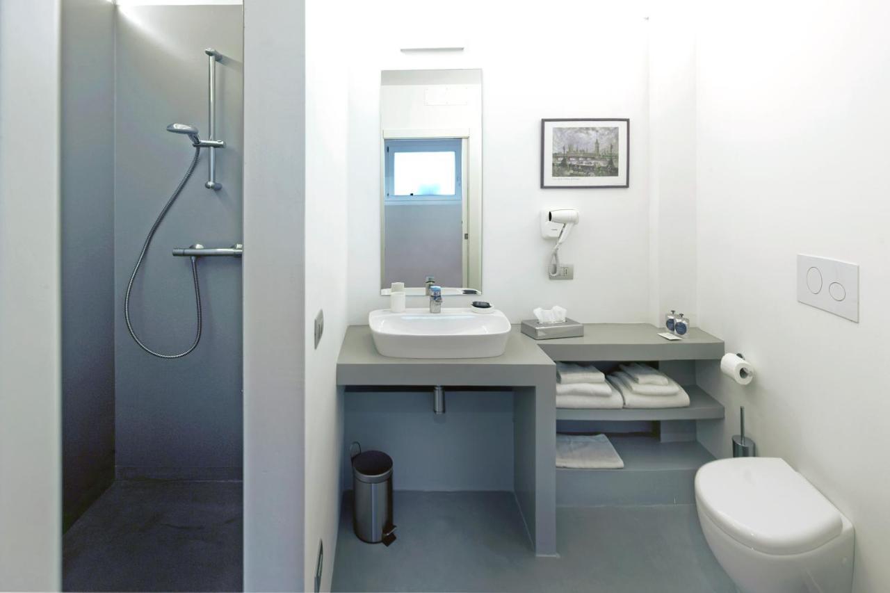 Manzoni 124 Bed&Relax Bed & Breakfast Esine Bagian luar foto