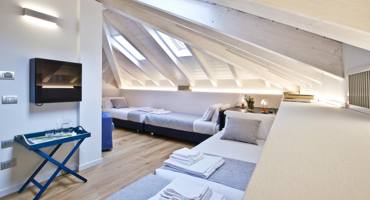 Manzoni 124 Bed&Relax Bed & Breakfast Esine Bagian luar foto