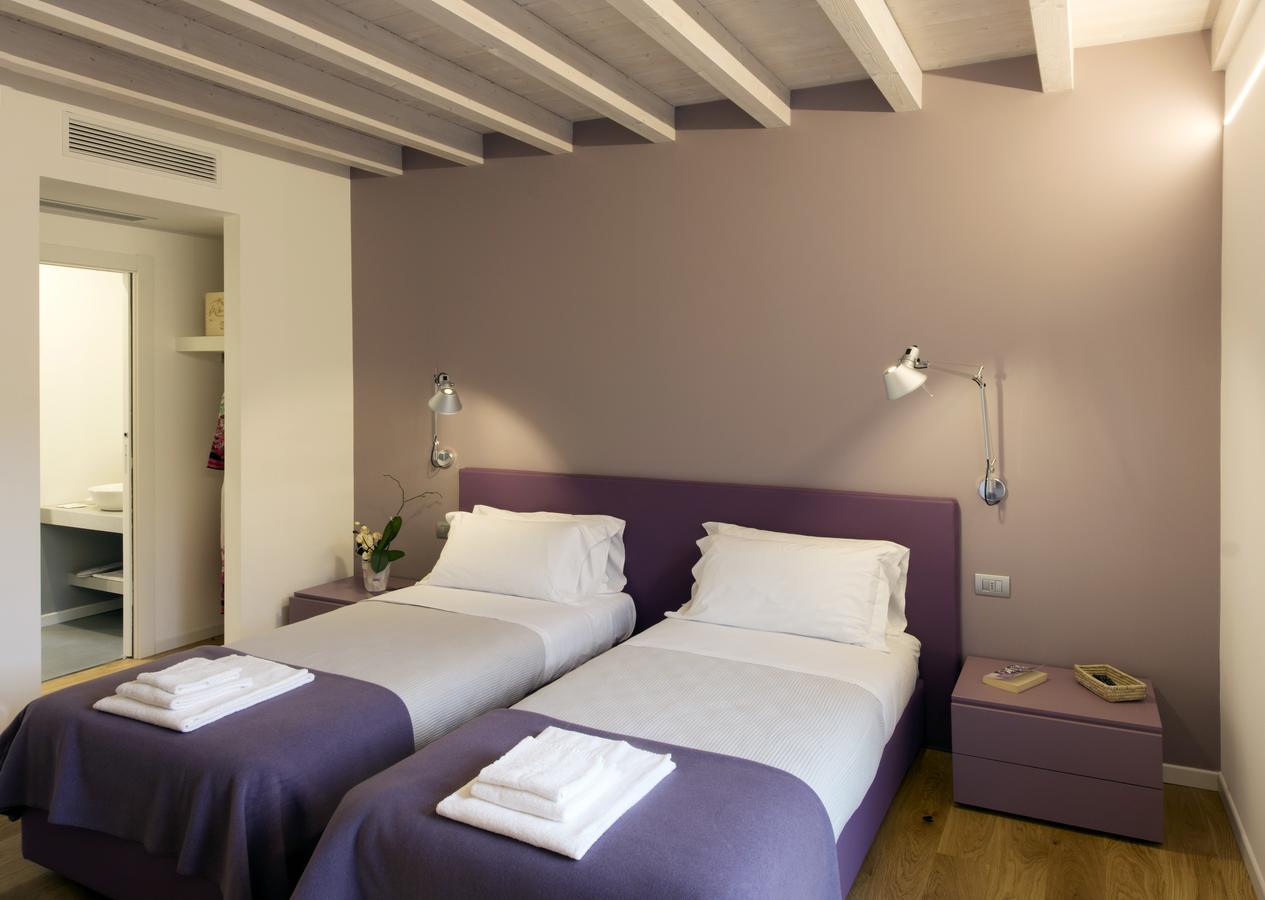 Manzoni 124 Bed&Relax Bed & Breakfast Esine Bagian luar foto
